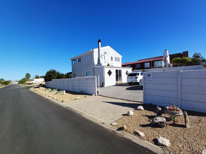 4 Bedroom Property for Sale in Britannia Bay Western Cape